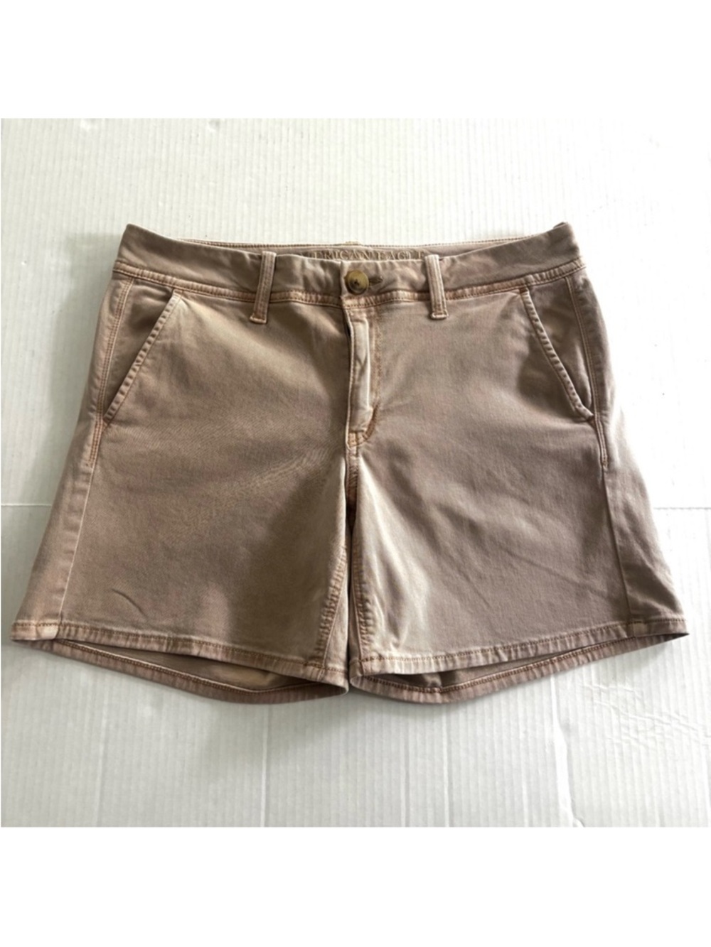 AMERICAN EAGLE Midi Super Stretch Khaki Tan Shorts Women’s Size 8